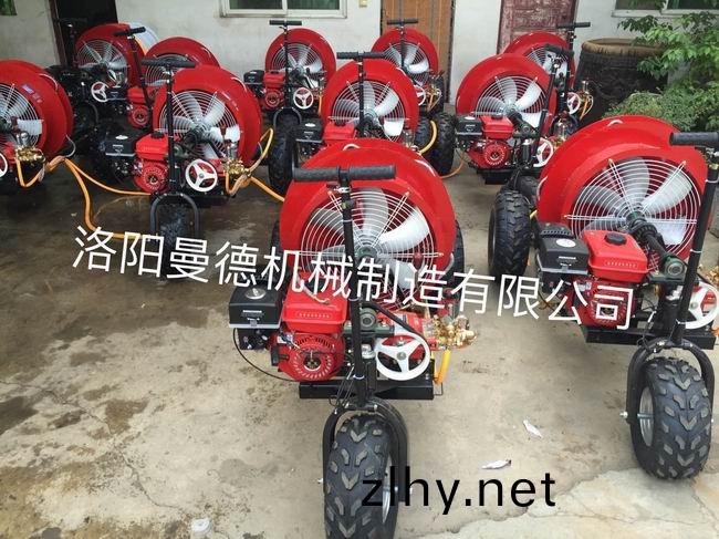 自(zi)走(zou)式風(fēng)送打(da)藥機(ji)
